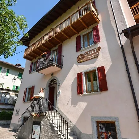 Galet Bed & Breakfast 2*